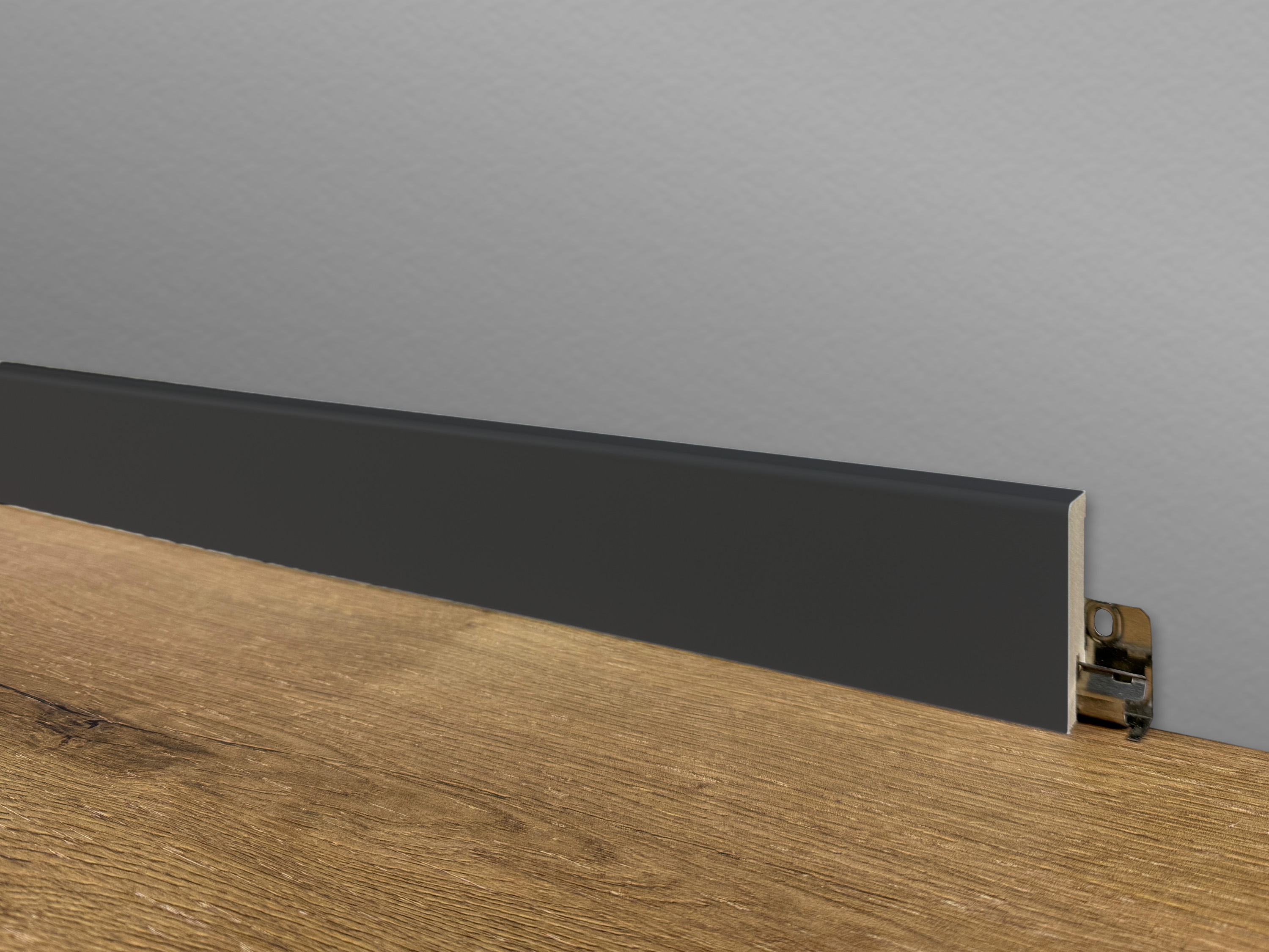 Sockelleiste Anthrazitgrau CUBE Fußleiste 16 x 58 mm in RAL 7016 - CLIPSTAR Fräsung