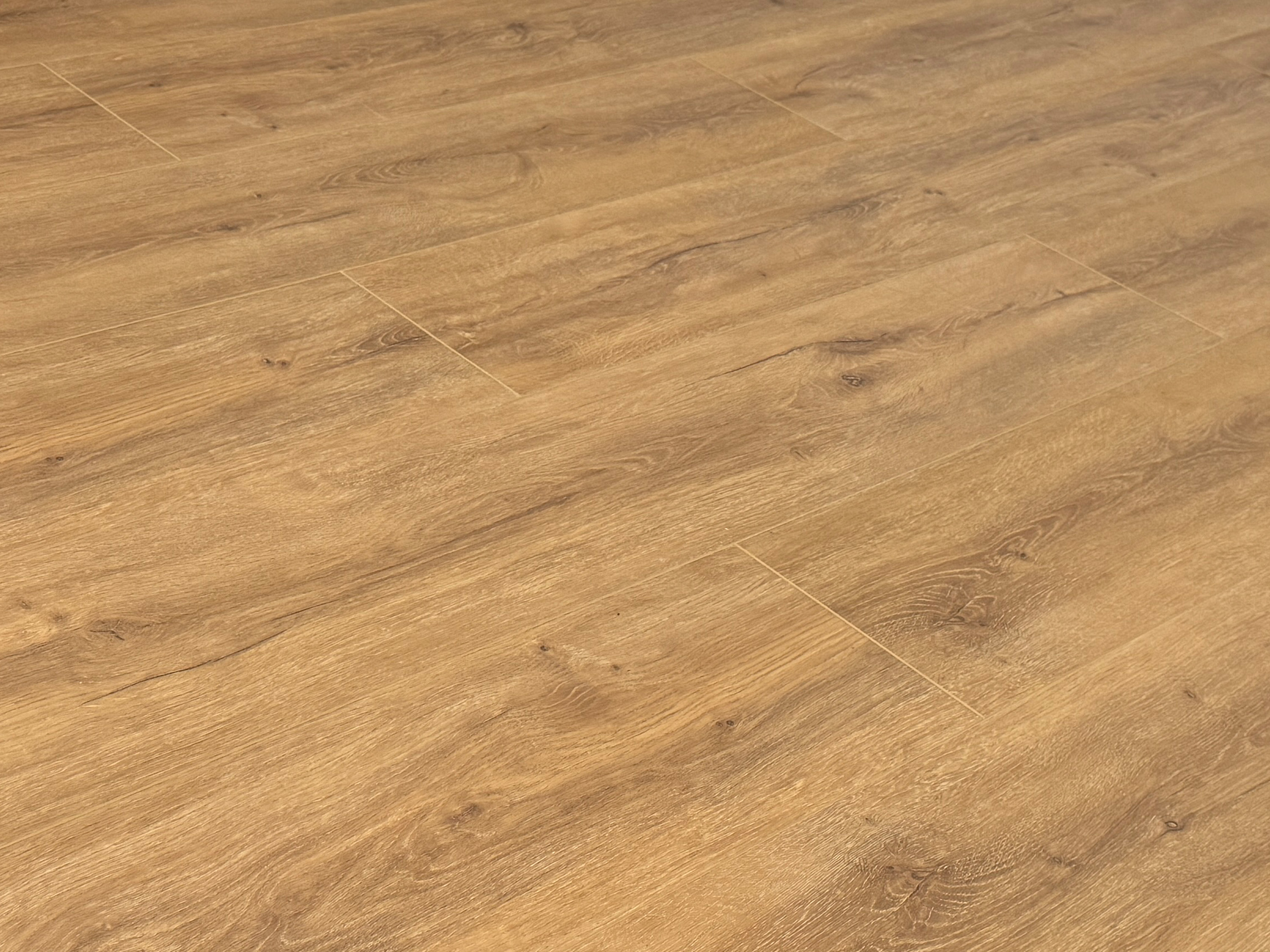 Vinylboden Rigid SPC Eiche Premium Natur Dunkel 5G Klicksystem 6,0 mm, V4 Fuge, inkl. 1 mm Trittschalldämmung