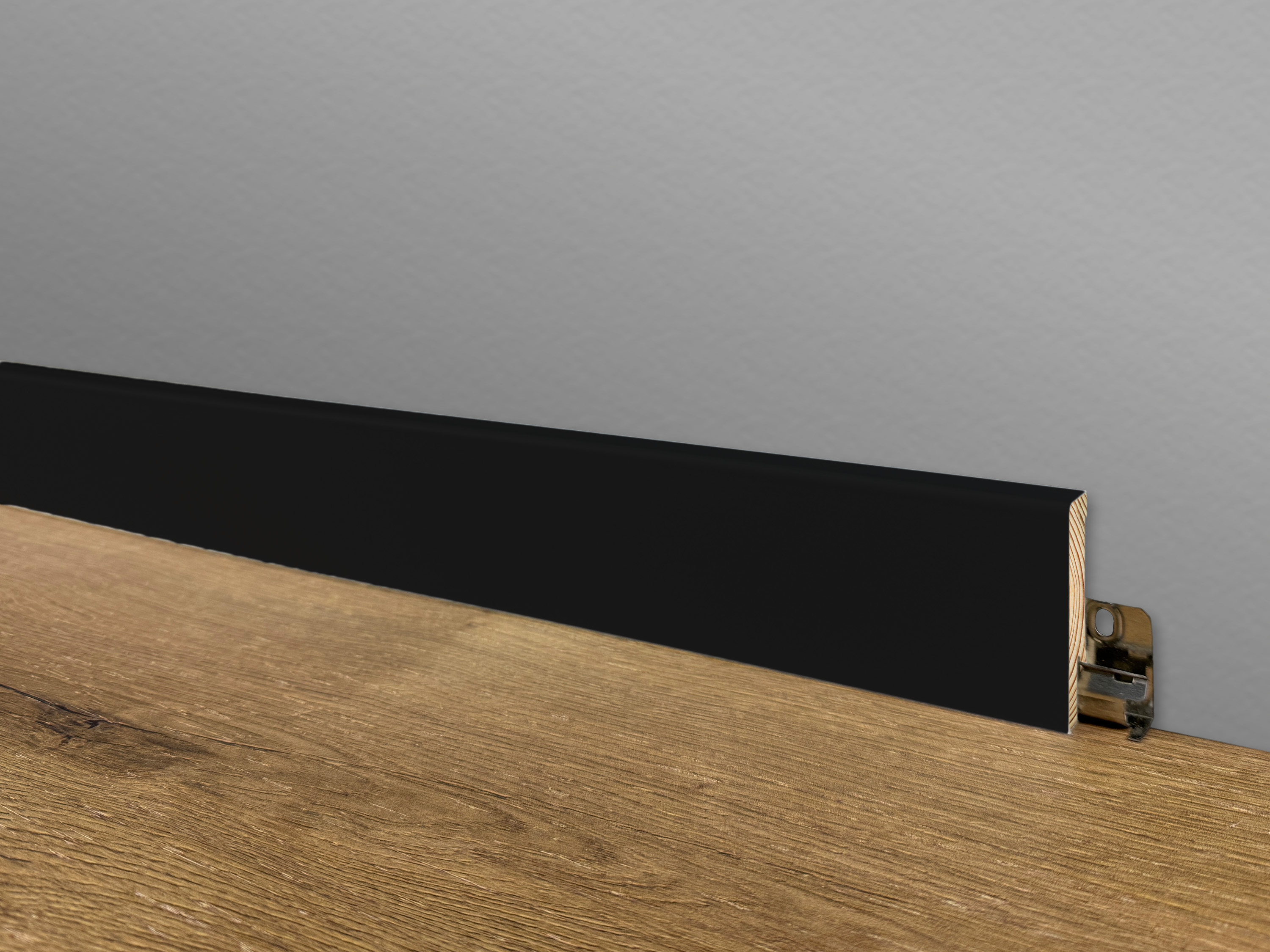 TRECOR® schwarze Holz Sockelleiste 16 x 58 mm in RAL 9016 - CLIPSTAR Fräsung