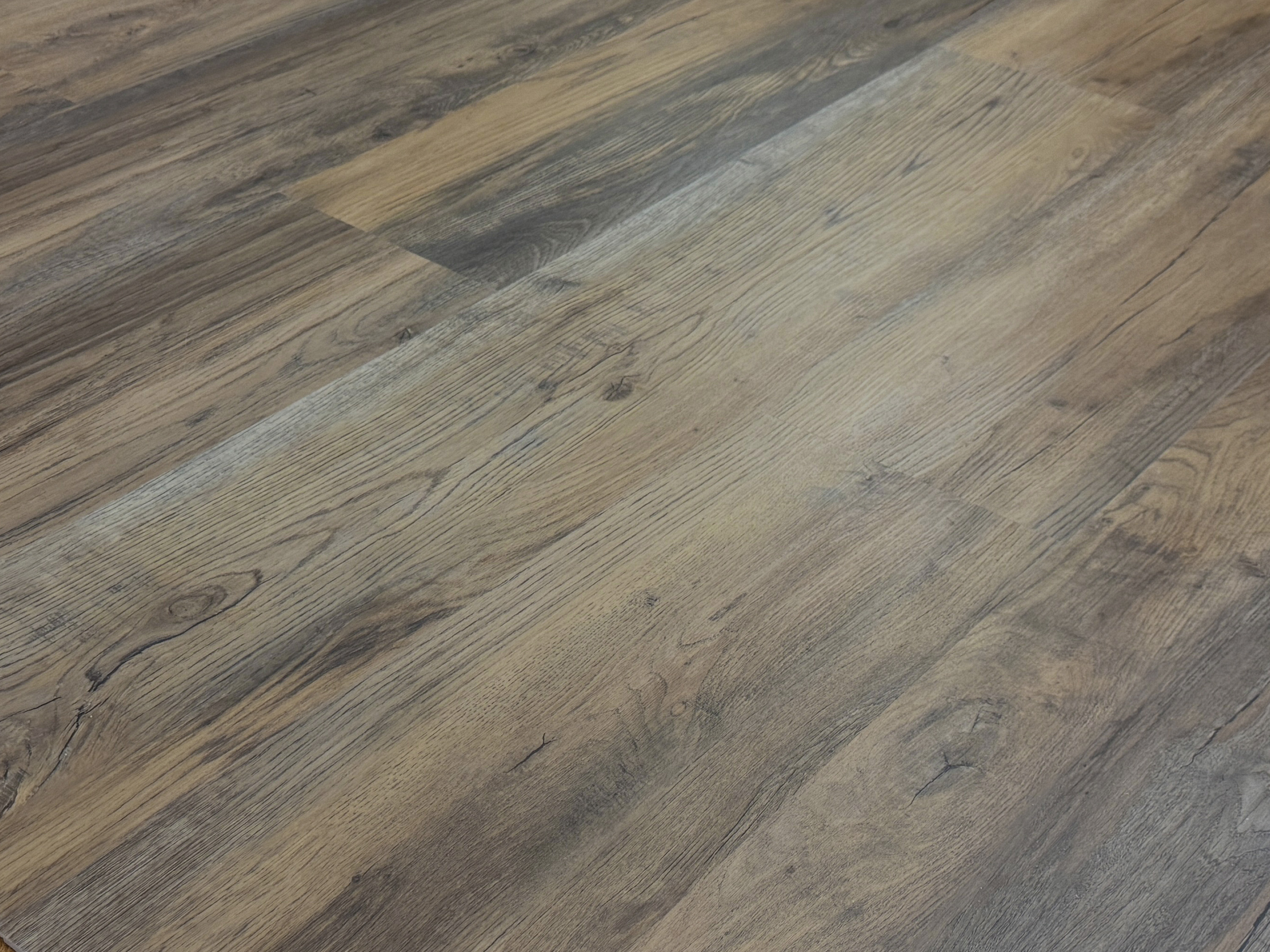 TRECOR® LVT Dryback Klebe-Vinylboden Eiche Rustikal Braun Landhausdiele – wasserfest, 2 mm stark, 0,3 mm Nutzschicht