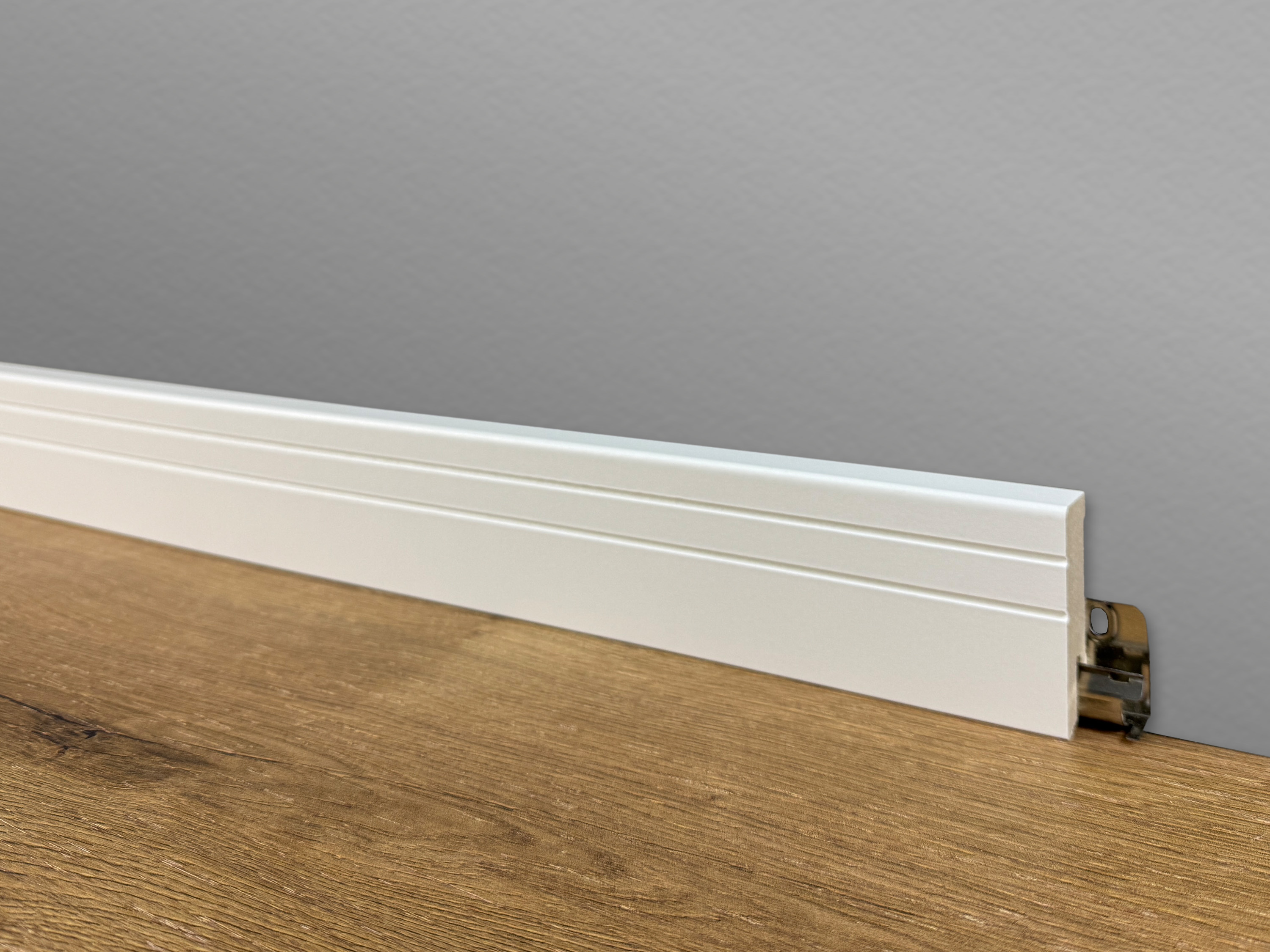 TRECOR® CUBE NEO Sockelleiste, Fußleiste 16 x 58 mm in Weiß RAL 9016 - CLIPSTAR Fräsung
