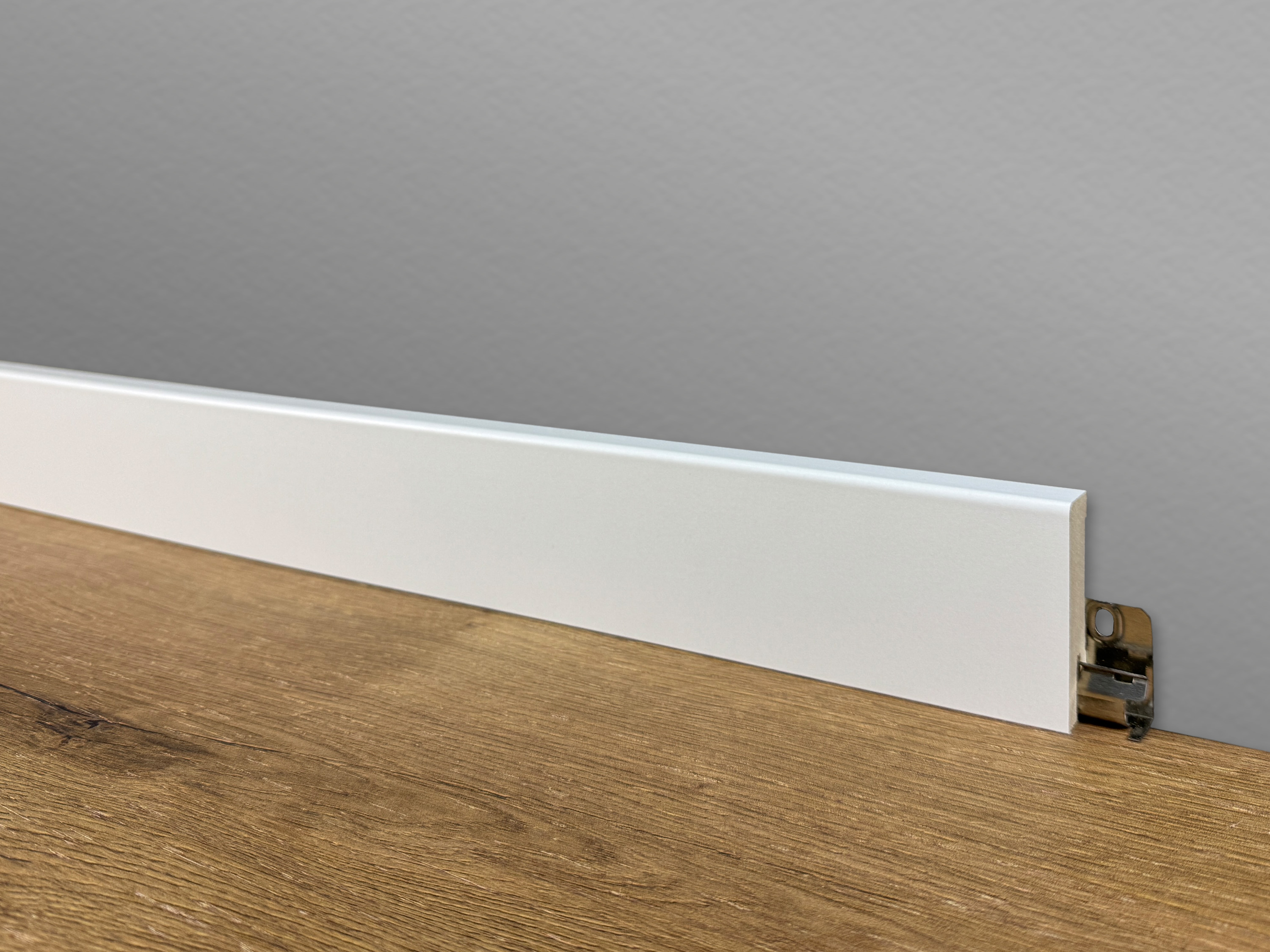 TRECOR® CUBE Sockelleiste, Fußleiste 16 x 58 mm in Weiß RAL 9016
