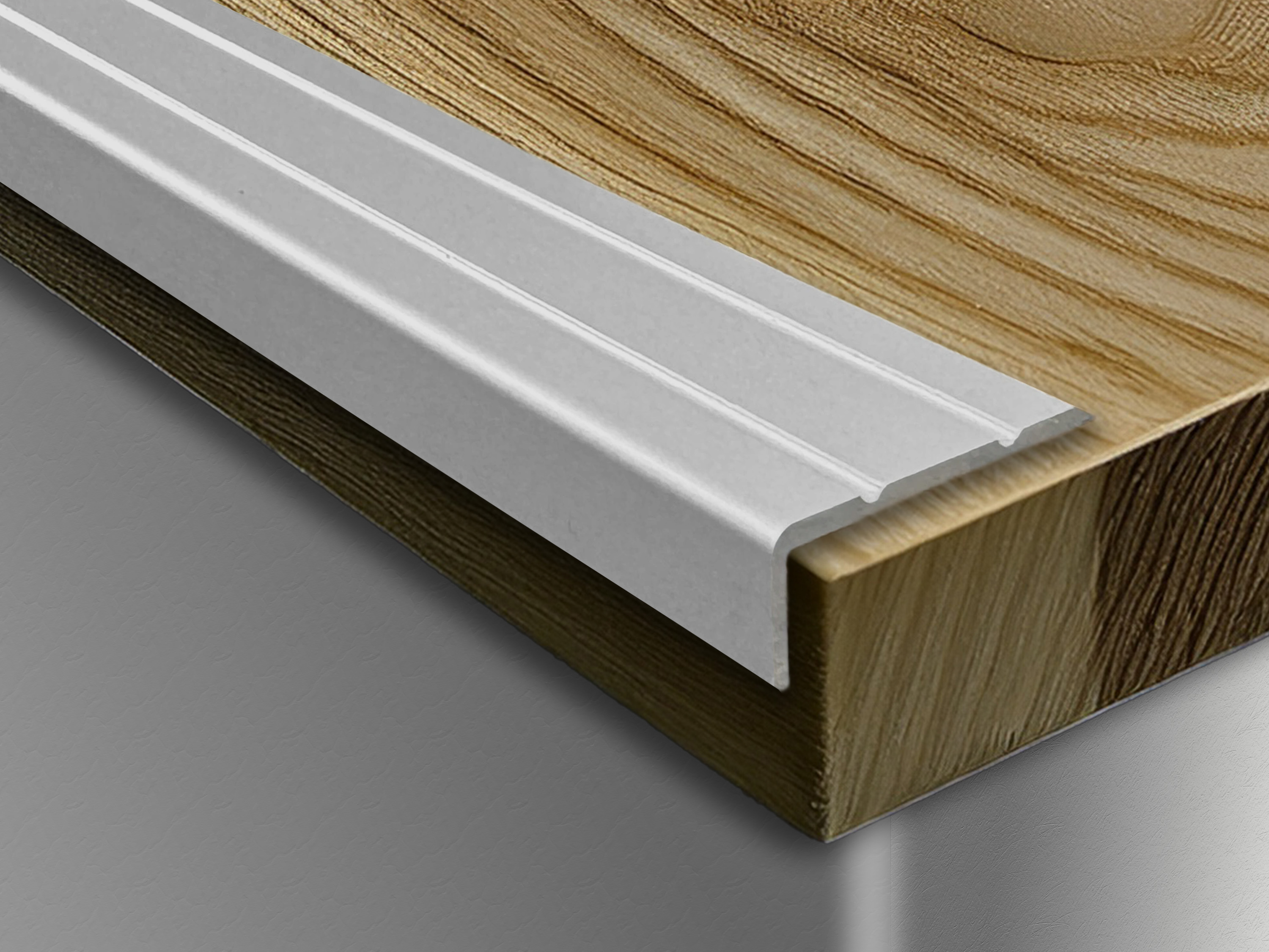 ufitec® Winkelprofil / Treppenkantenprofil  - selbstklebend - 24 x 10 mm -  Alu eloxiert