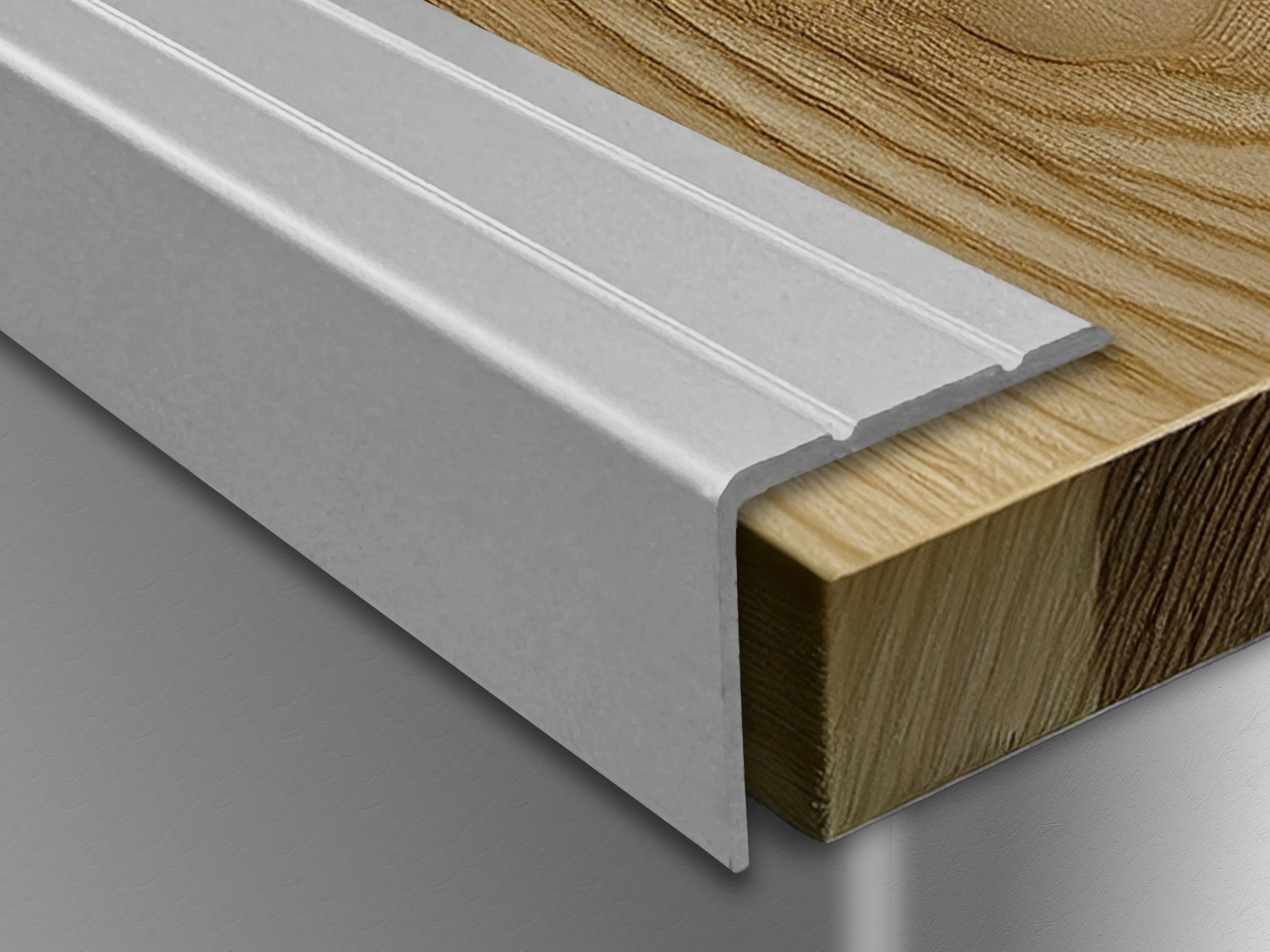 ufitec® Winkelprofil / Treppenkantenprofil  - selbstklebend - 24 x 19,5 mm -  Alu eloxiert